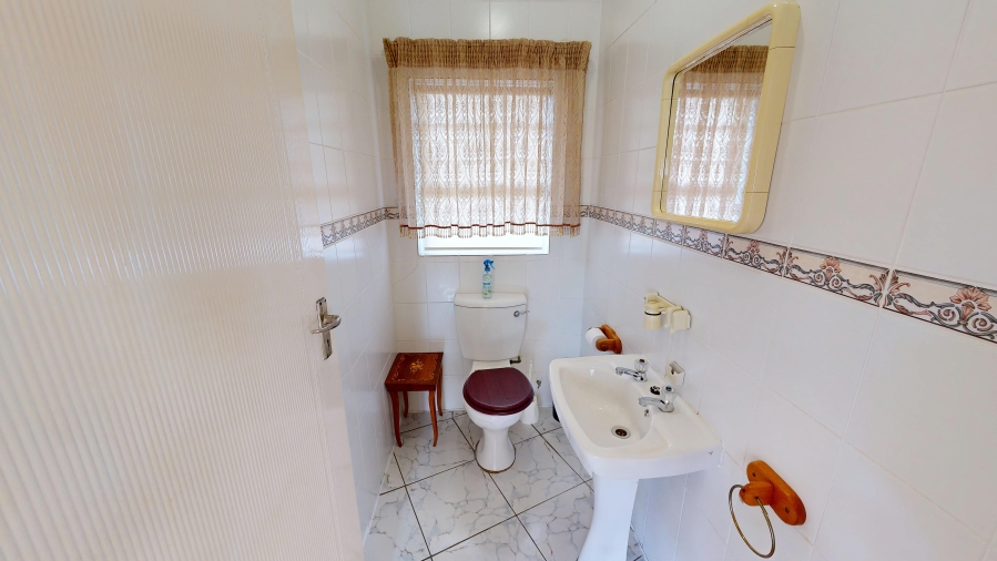 3 Bedroom Property for Sale in Heuningkloof Western Cape